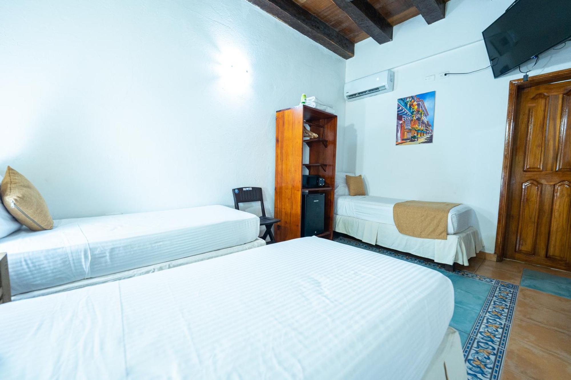 Hotel 3 Banderas Cartagène Extérieur photo