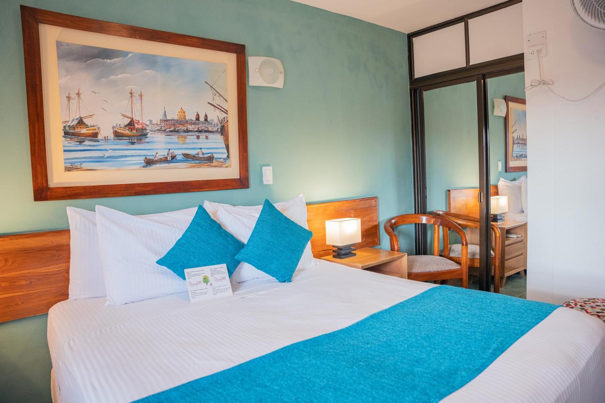 Hotel 3 Banderas Cartagène Extérieur photo