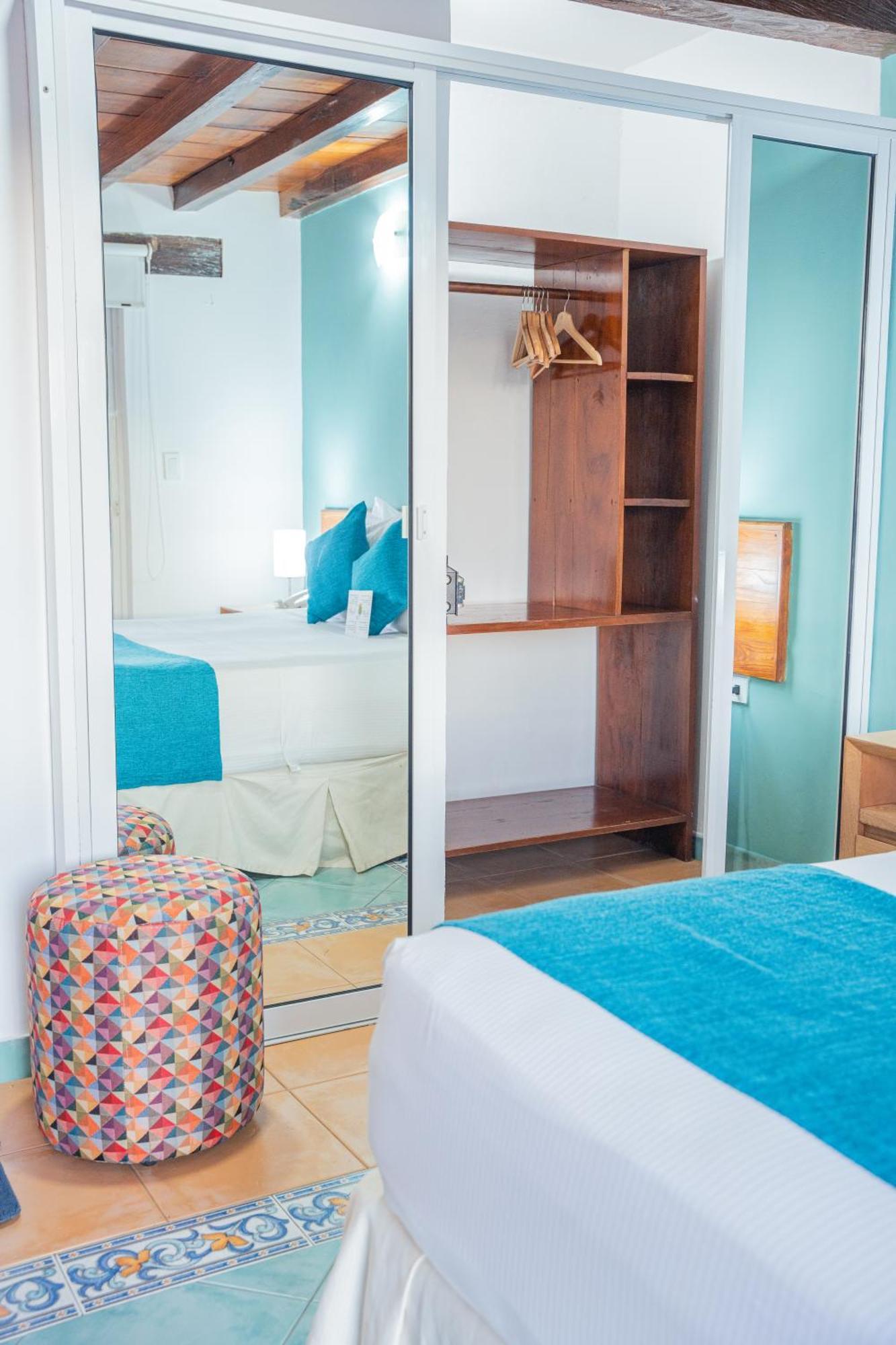 Hotel 3 Banderas Cartagène Extérieur photo