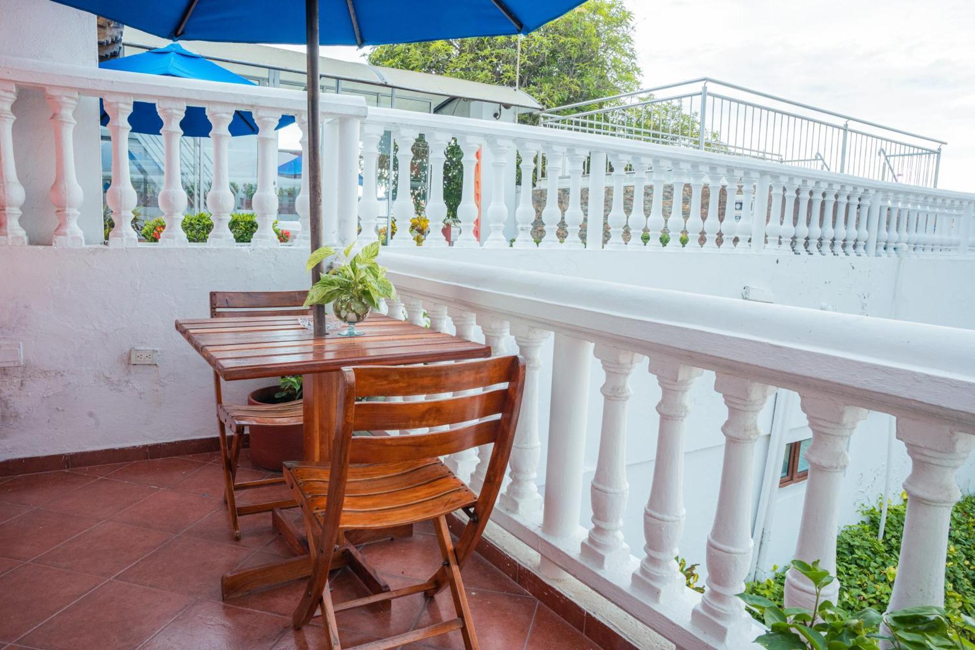 Hotel 3 Banderas Cartagène Extérieur photo
