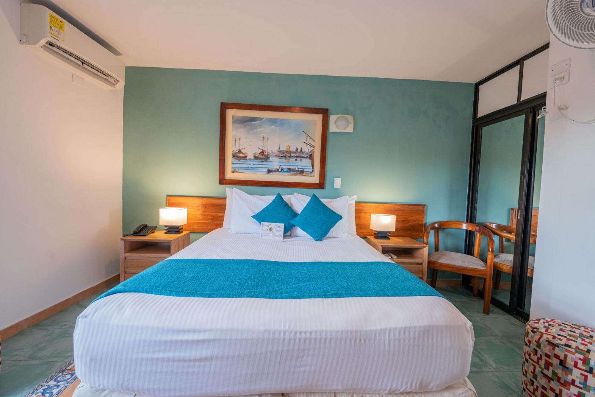 Hotel 3 Banderas Cartagène Extérieur photo
