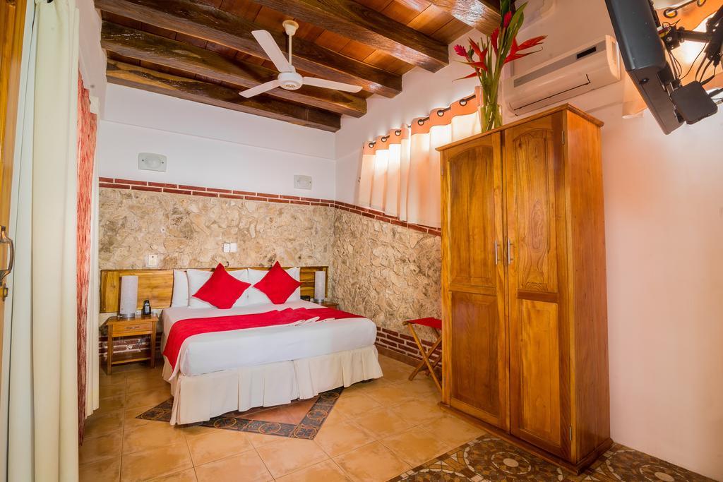Hotel 3 Banderas Cartagène Extérieur photo